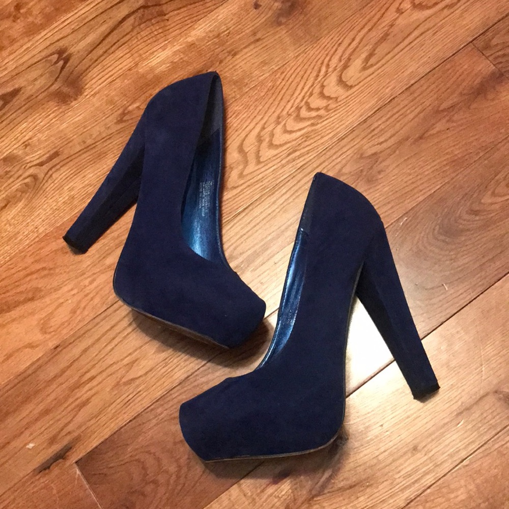 Blue Heels - Picture 2 of 8